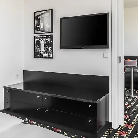 - Westpark By Ihg Hotell 4*