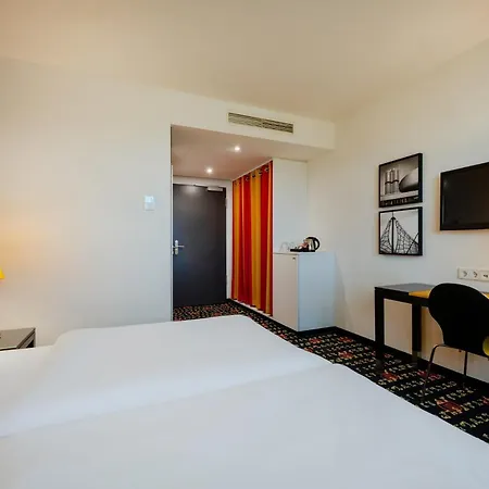 - Westpark By Ihg Hotell 4*