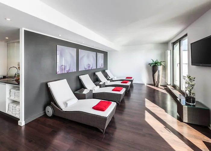 - Westpark By Ihg Szálloda 4*