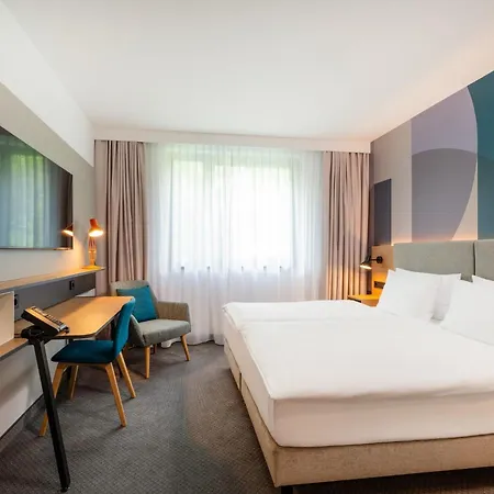- Westpark By Ihg מלון